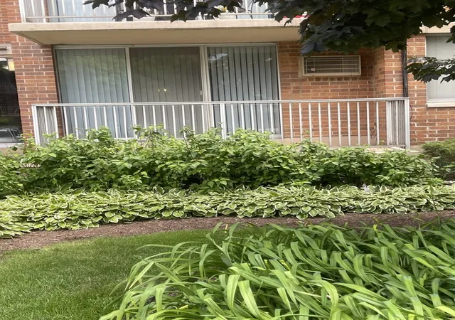 Listing Photo 2 - Condo for sale in building located at 2211 S Stewart Ave, Lombard, IL 60148 - Unit #1C