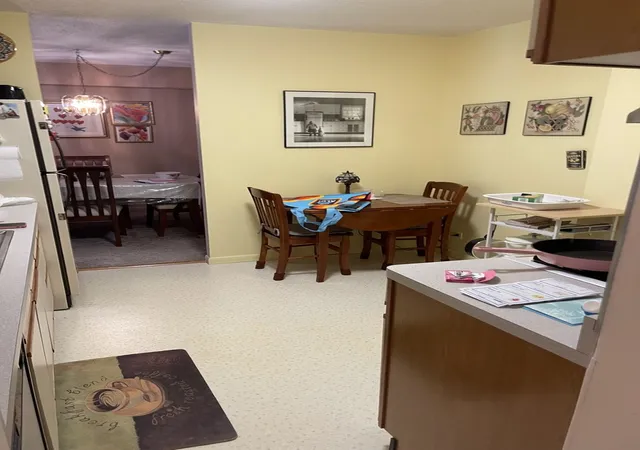 Listing Photo 5 - Condo for sale in building located at 2211 S Stewart Ave, Lombard, IL 60148 - Unit #1C