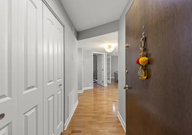 Listing Photo 3 - Condo for sale in building located at 201 Lake Hinsdale Dr, Willowbrook, IL 60527 - Unit #111