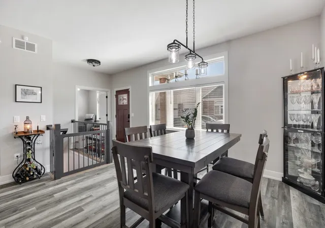 Listing Photo 4 - Condo for sale in building located at 2 Briden Ln, Sycamore, IL 60178 - Unit #2