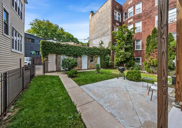 Photo 3 of Multi family home for sale at 5824 N Ridge Ave, Chicago, IL 60660 | MLS# 12784946 | Listing updated on 2026-10-21