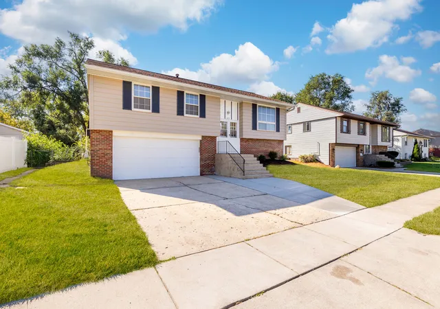 Photo 1 of Single family home for sale at 615 Palmer Ave, Romeoville, IL 60446 | MLS# 12784954 | Listing updated on 2026-10-21