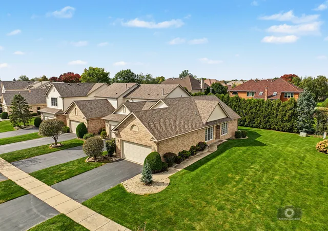 Photo 2 of Townhouse for sale at 7778 Bristol Park Dr, Tinley Park, IL 60477 | MLS# 12784958 | Listing updated on 2026-10-22