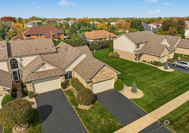 Photo 3 of Townhouse for sale at 7778 Bristol Park Dr, Tinley Park, IL 60477 | MLS# 12784958 | Listing updated on 2026-10-22