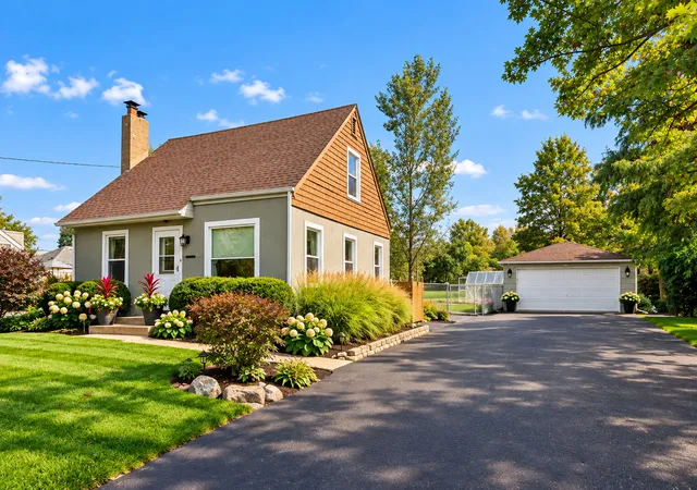 Photo 1 of Single family home for sale at 21w335 Fullerton Ave, Lombard, IL 60148 | MLS# 12784978 | Listing updated on 2026-10-28