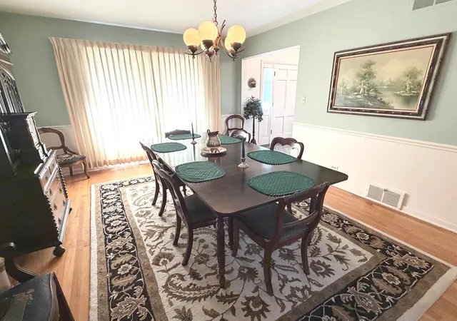 Photo 4 of Single family home for sale at 1021 Anne Rd, Naperville, IL 60540 | MLS# 12784989 | Listing updated on 2026-10-21