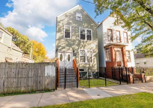 Multi family home for sale at 5005 S Paulina St, Chicago, IL 60609 | MLS# 12785000