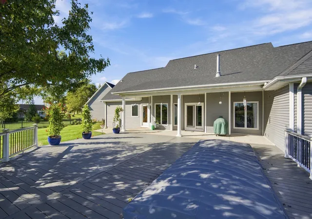 Photo 3 of Single family home for sale at 750 S Columbia Ave, Oglesby, IL 61348 | MLS# 12785016 | Listing updated on 2026-10-20