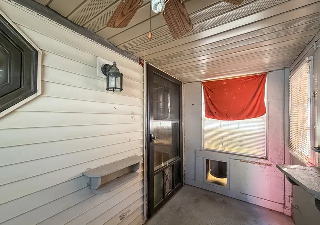 Photo 3 of Single family home for sale at 225 E North 6th St, Shelbyville, IL 62565 | MLS# 12785037 | Listing updated on 2026-10-23