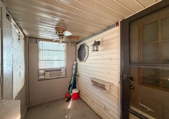 Photo 4 of Single family home for sale at 225 E North 6th St, Shelbyville, IL 62565 | MLS# 12785037 | Listing updated on 2026-10-23