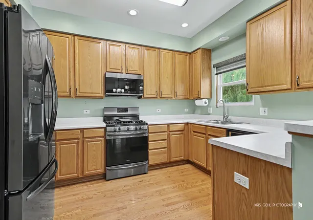 Photo 4 of Single family home for sale at 3230 Midlane Dr, Wadsworth, IL 60083 | MLS# 12785052 | Listing updated on 2026-10-22