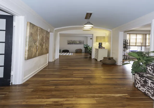 Listing Photo 3 - Condo for sale in building located at 415 W Aldine Ave, Chicago, IL 60657 - Unit #4C