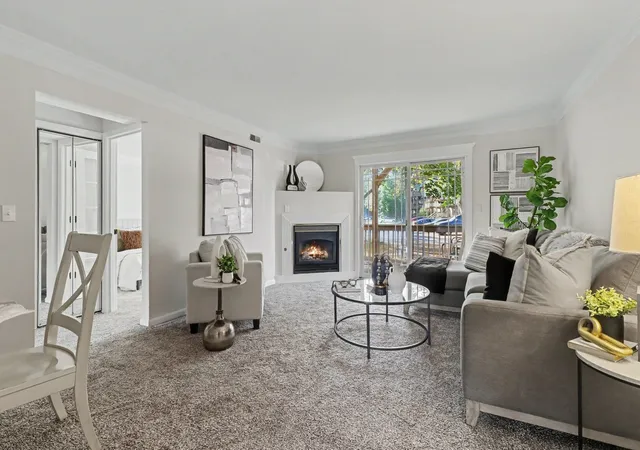 Listing Photo 3 - Condo for sale in building located at 1995 Tall Oaks Dr, Aurora, IL 60505 - Unit #1A