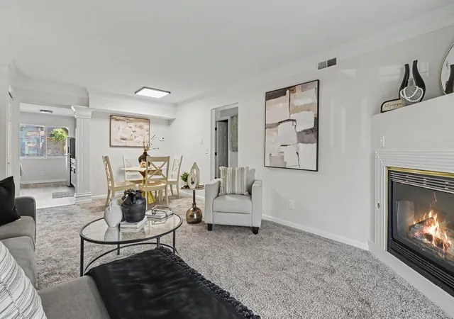 Listing Photo 4 - Condo for sale in building located at 1995 Tall Oaks Dr, Aurora, IL 60505 - Unit #1A