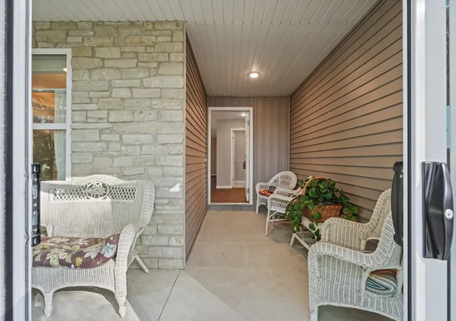 Photo 4 of Single family home for sale at 914 E Lincoln St, Monticello, IL 61856 | MLS# 12785103 | Listing updated on 2026-10-28