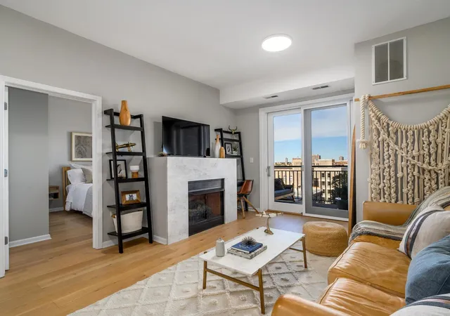 Photo 4 of Condo for sale at 828 W Grace St #707, Chicago, IL 60613 | MLS# 12785133 | Listing updated on 2026-10-20
