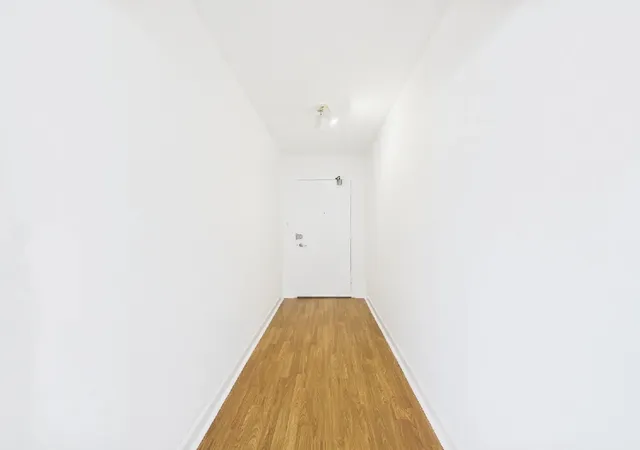 Listing Photo 4 - Condo for sale in building located at 4970 N Marine Dr, Chicago, IL 60640 - Unit #827