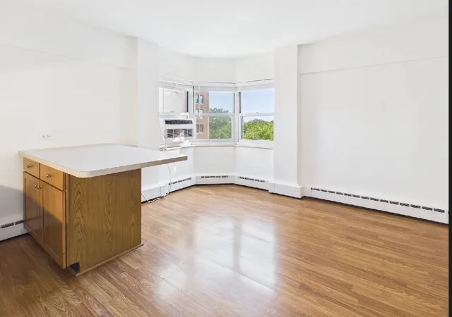 Listing Photo 5 - Condo for sale in building located at 4970 N Marine Dr, Chicago, IL 60640 - Unit #827