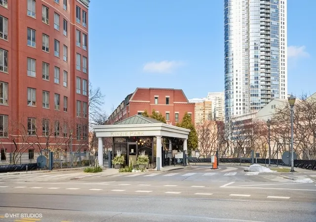 Photo 2 of Condo for sale at 501 N Clinton St #2701, Chicago, IL 60654 | MLS# 12785149 | Listing updated on 2026-10-21
