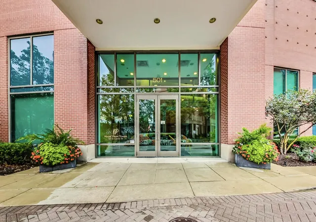 Photo 3 of Condo for sale at 501 N Clinton St #2701, Chicago, IL 60654 | MLS# 12785149 | Listing updated on 2026-10-21