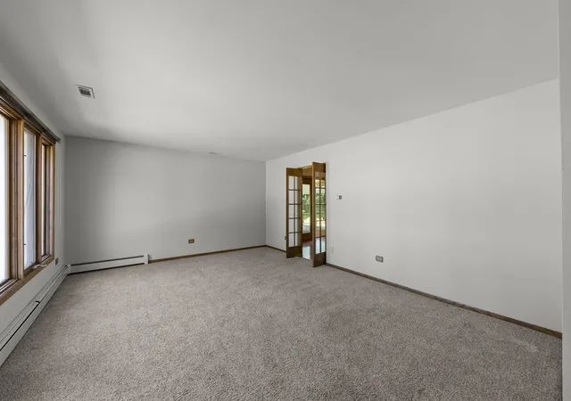 Photo 3 of Single family home for sale at 50 W Logan St, Lemont, IL 60439 | MLS# 12785151 | Listing updated on 2026-10-30