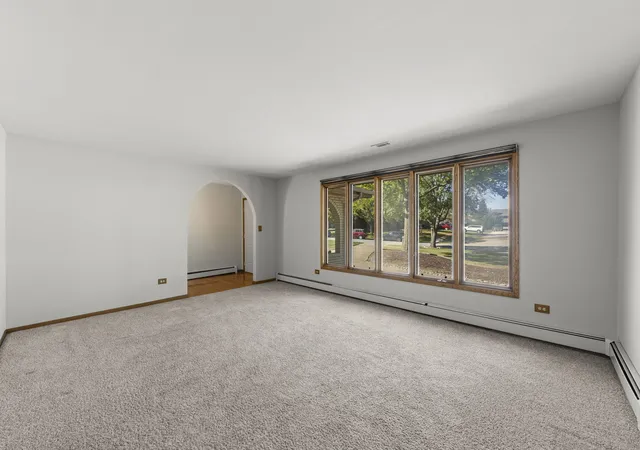 Photo 4 of Single family home for sale at 50 W Logan St, Lemont, IL 60439 | MLS# 12785151 | Listing updated on 2026-10-30