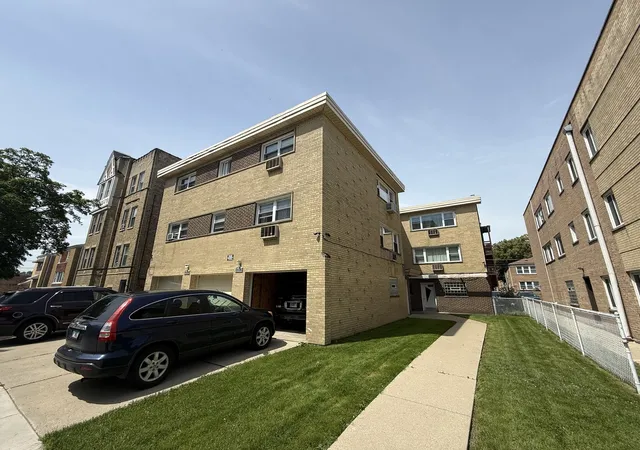 Listing Photo 1 - Condo for sale in building located at 8030 Knox Ave, Skokie, IL 60076 - Unit #2E