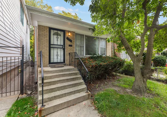 Single family home for sale at 7935 S E End Ave, Chicago, IL 60617 | MLS# 12785166