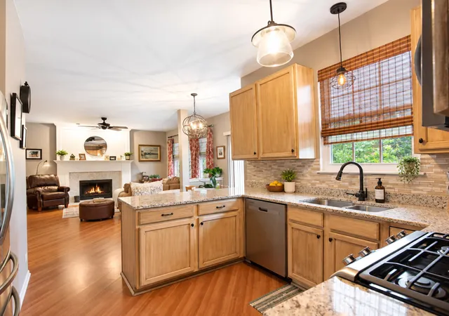 Photo 3 of Single family home for sale at 2790 Delaware Ln, Lindenhurst, IL 60046 | MLS# 12785175 | Listing updated on 2026-10-21