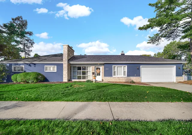 Photo 2 of Single family home for sale at 1414 N Scott St, Wheaton, IL 60187 | MLS# 12785180 | Listing updated on 2026-10-29