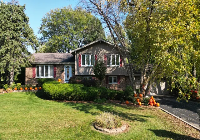 Photo 1 of Single family home for sale at 14423 S Stately Oaks Cir, Homer Glen, IL 60491 | MLS# 12785187 | Listing updated on 2026-10-29