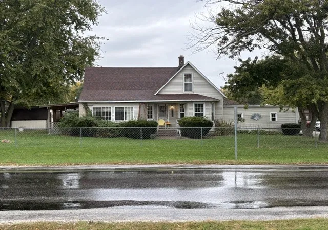 Photo 1 of Single family home for sale at 1406 Hospital Rd, Silvis, IL 61282 | MLS# 12785196 | Listing updated on 2026-10-21