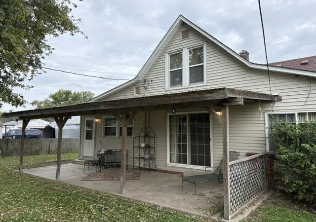 Photo 3 of Single family home for sale at 1406 Hospital Rd, Silvis, IL 61282 | MLS# 12785196 | Listing updated on 2026-10-21