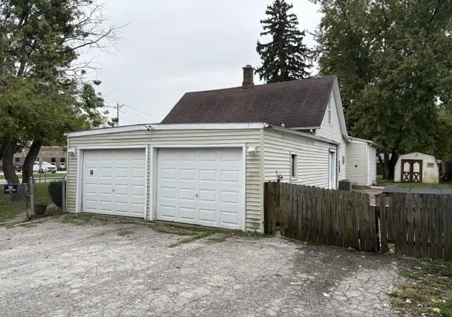 Photo 3 of Single family home for sale at 1406 Hospital Rd, Silvis, IL 61282 | MLS# 12785196 | Listing updated on 2026-10-21