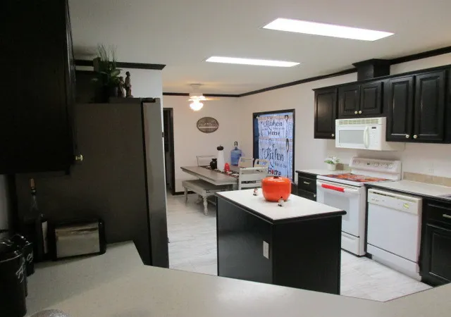 Photo 4 of Manufactured home for sale at 894 Meadowlark Cir, Sandwich, IL 60548 | MLS# 12785235 | Listing updated on 2026-10-21