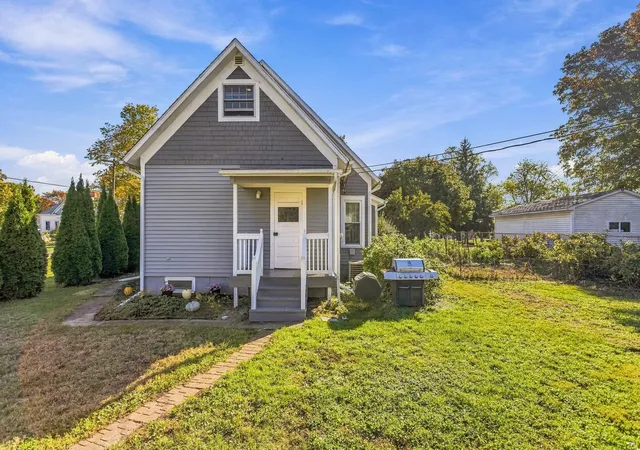 Photo 4 of Single family home for sale at 108 E Van Buren St, Philo, IL 61864 | MLS# 12785249 | Listing updated on 2026-10-28