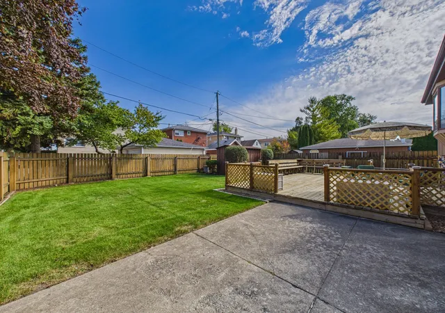 Photo 3 of Single family home for sale at 4501 Oak Ave, Brookfield, IL 60513 | MLS# 12785263 | Listing updated on 2026-10-21