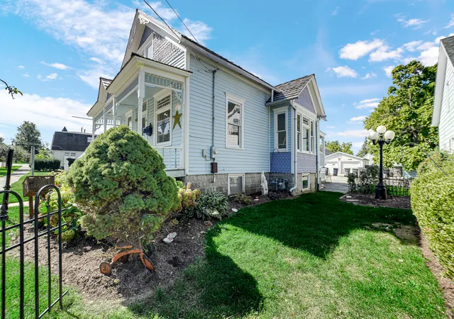 Photo 3 of Single family home for sale at 14330 Beacon Ave, Orland Park, IL 60462 | MLS# 12785280 | Listing updated on 2026-10-21