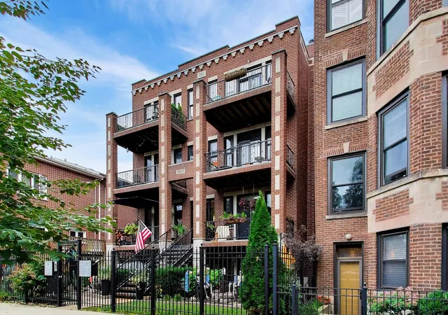 Photo 1 of Condo for sale at 4908 N Winthrop Ave #2S, Chicago, IL 60640 | MLS# 12785296 | Listing updated on 2026-10-22
