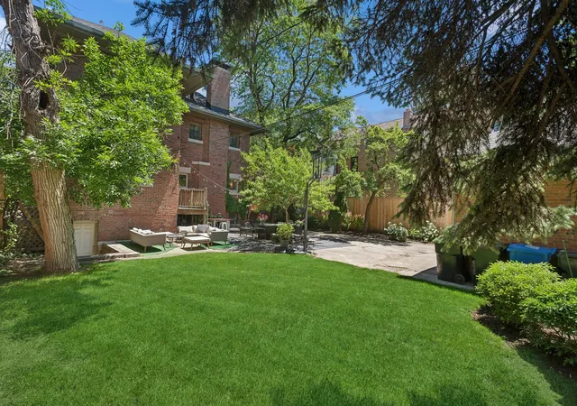 Photo 2 of Single family home for sale at 4234 N Hazel St, Chicago, IL 60613 | MLS# 12785298 | Listing updated on 2026-10-20
