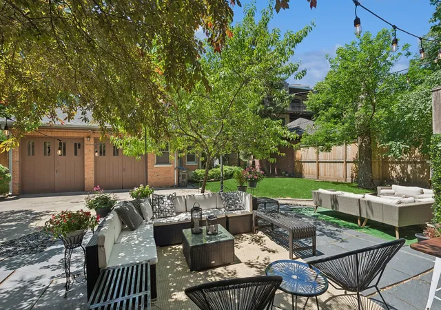 Photo 3 of Single family home for sale at 4234 N Hazel St, Chicago, IL 60613 | MLS# 12785298 | Listing updated on 2026-10-20