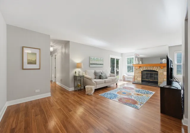 Photo 3 of Condo for sale at 513 Green Brg Ln #A, Prospect Heights, IL 60070 | MLS# 12785299 | Listing updated on 2026-10-20