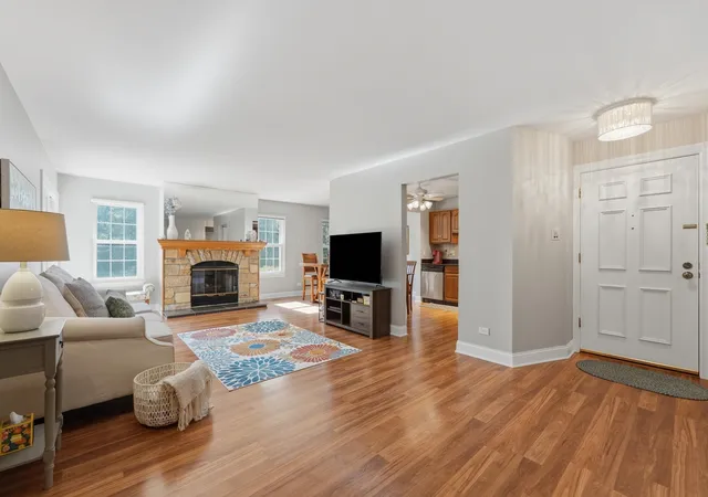 Listing Photo 5 - Condo for sale in building located at 513 Grn Brg Ln, Prospect Heights, IL 60070 - Unit #A