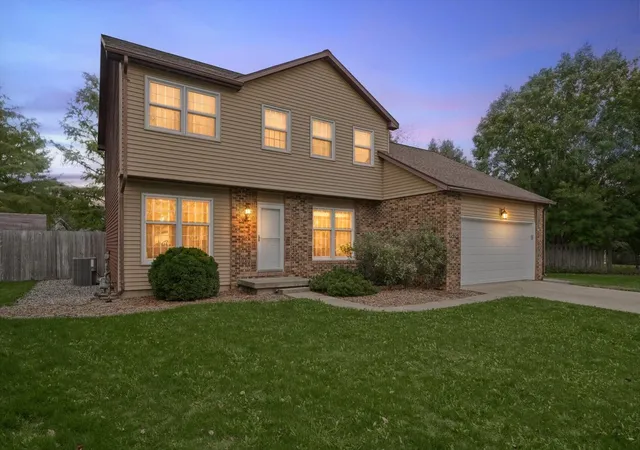Single family home for sale at 2404 Provine Cir, Urbana, IL 61801 | MLS# 12785301