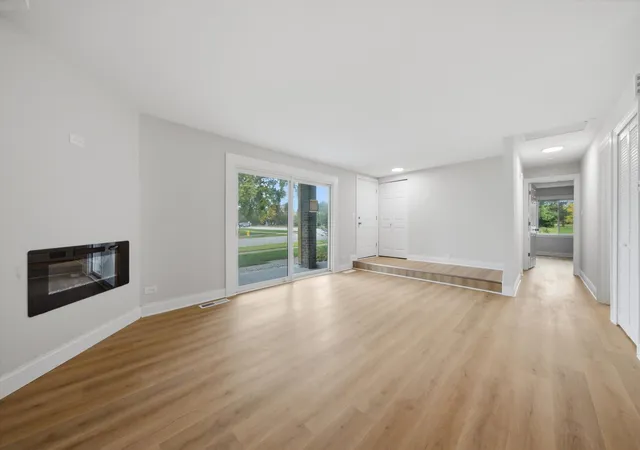 Listing Photo 3 - Condo for sale in building located at 19405 Oakwood Ave, Country Club Hills, IL 60478 - Unit #A