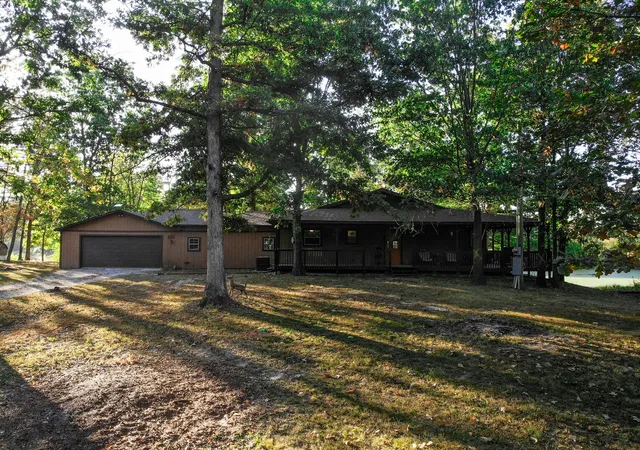Photo 1 of Single family home for sale at 2742 Farthing Rd, Odin, IL 62870 | MLS# 12785317 | Listing updated on 2026-10-22