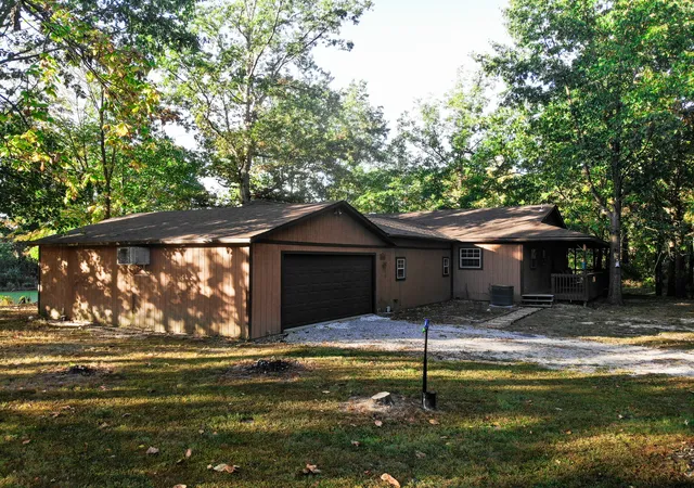 Photo 2 of Single family home for sale at 2742 Farthing Rd, Odin, IL 62870 | MLS# 12785317 | Listing updated on 2026-10-22
