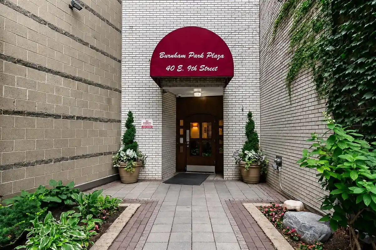 Listing Photo 2 - Condo for sale in 40 E 9Th St located at 40 E 9Th St, Chicago, IL 60605 - Unit #1205