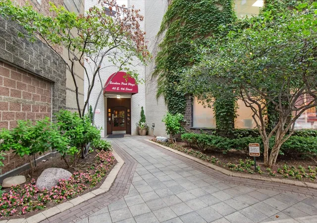 Listing Photo 3 - Condo for sale in building located at 40 E 9Th St, Chicago, IL 60605 - Unit #1205