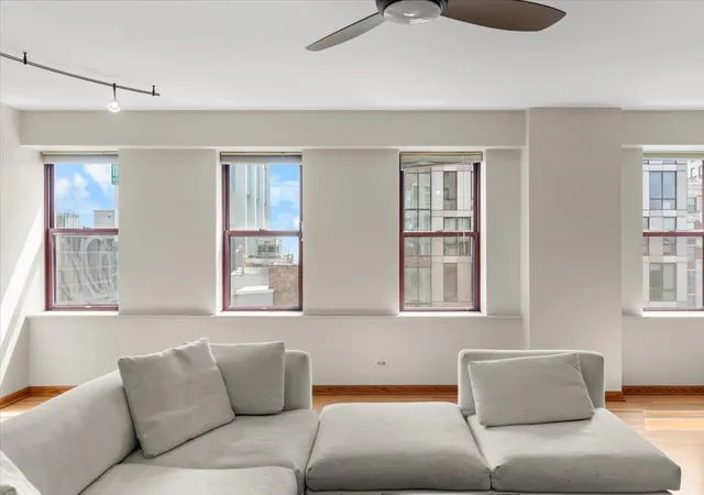 Listing Photo 5 - Condo for sale in building located at 40 E 9Th St, Chicago, IL 60605 - Unit #1205